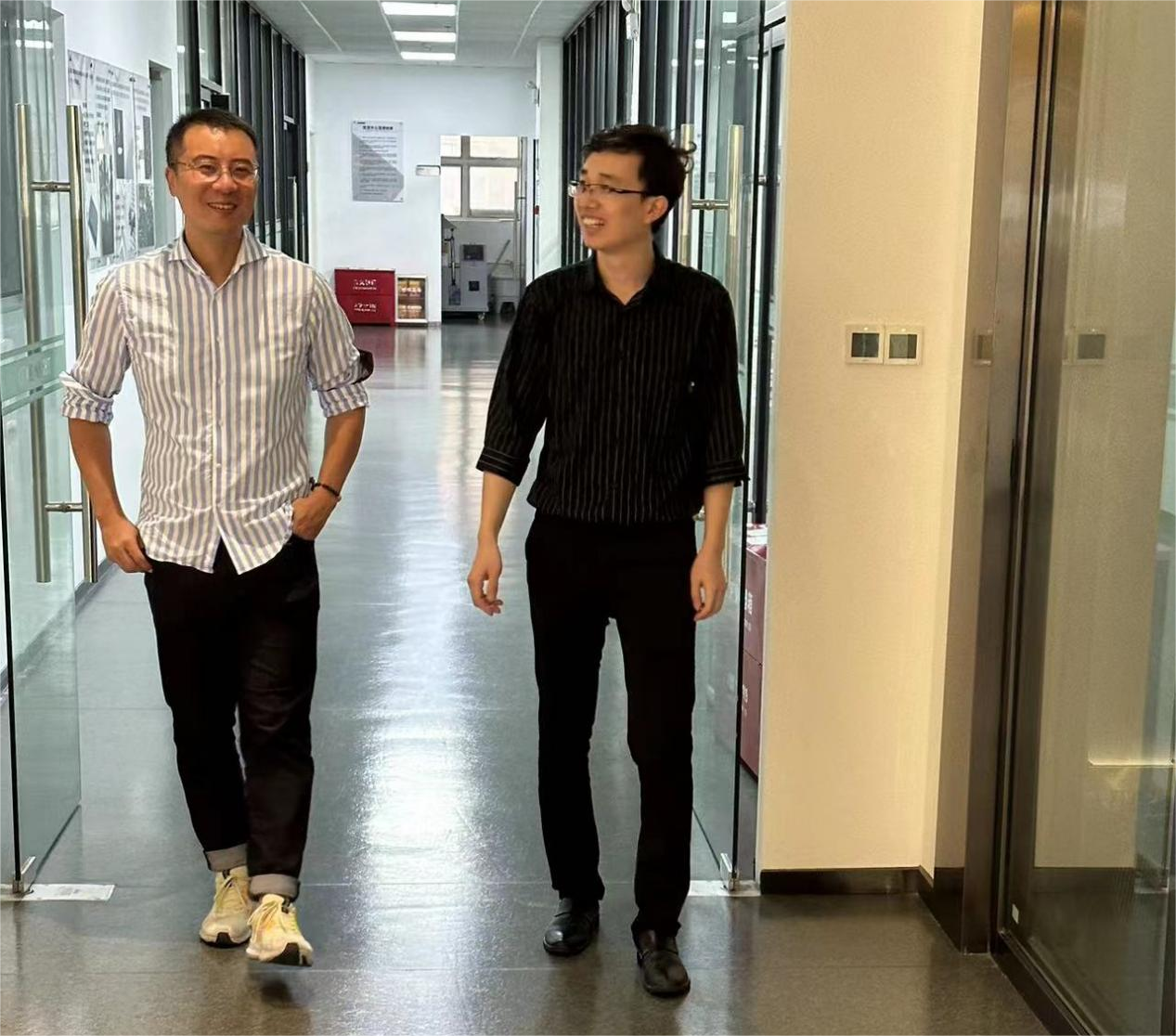 中南大學湘雅二醫院及法國FBD集團考察體驗365科技智能床墊